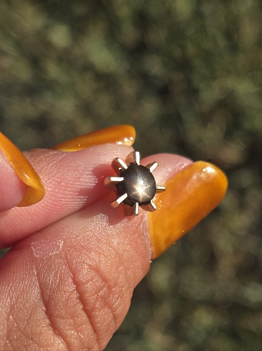 Vintage 14k Gold Lapel Pin With A Striking Natural Black Star Sapphire